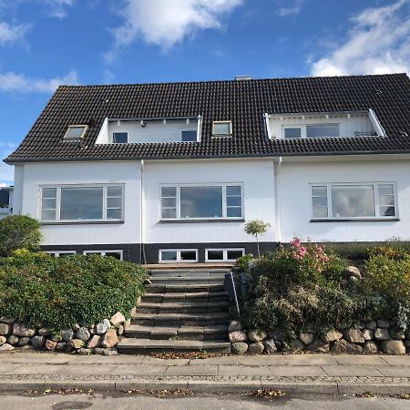 Dejligt Vaerelse Med Eget Bad Og Havudsigt Apartamento Assens Exterior foto