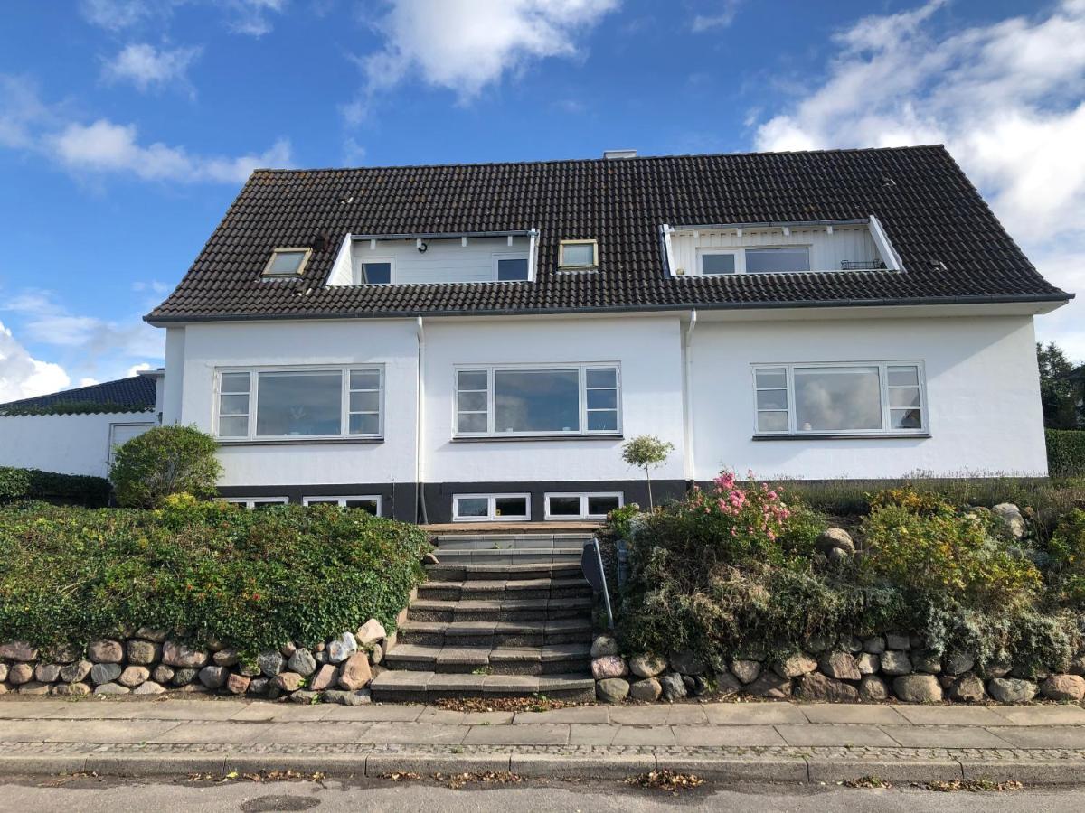 Dejligt Vaerelse Med Eget Bad Og Havudsigt Apartamento Assens Exterior foto