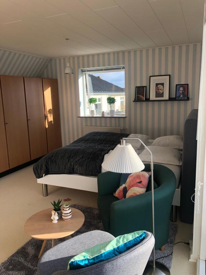 Dejligt Vaerelse Med Eget Bad Og Havudsigt Apartamento Assens Exterior foto